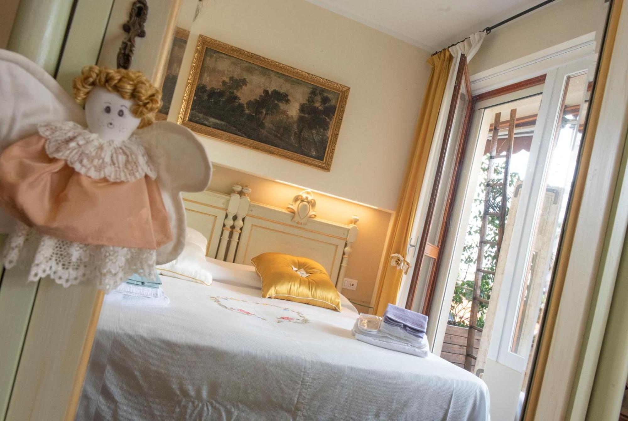 Fiordiloto B&B 4 Stars Альба Экстерьер фото